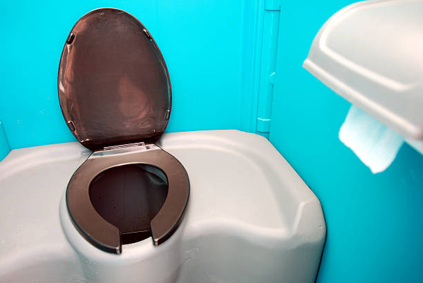 Best Porta potty rental near me  in Ellinwood, KS